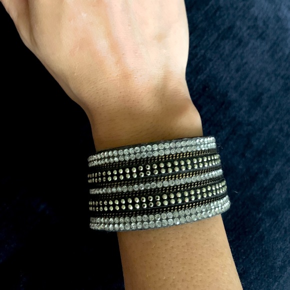 Bracelet - Picture 1 of 2